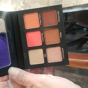 Violet Voss Eyeshadow Palette in Coral Poo